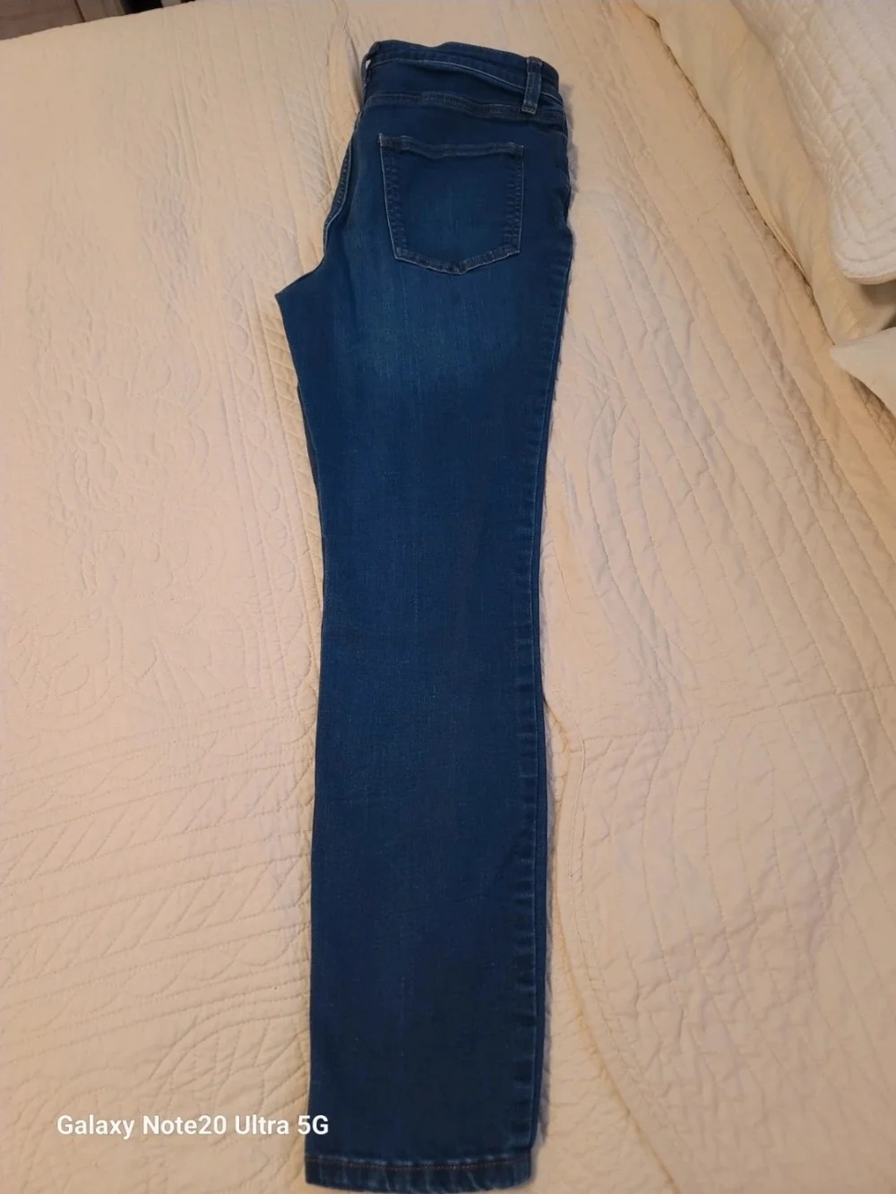 Lauren Conrad Skinny Jeans in Mid Blue Wash - Picture 5 of 5